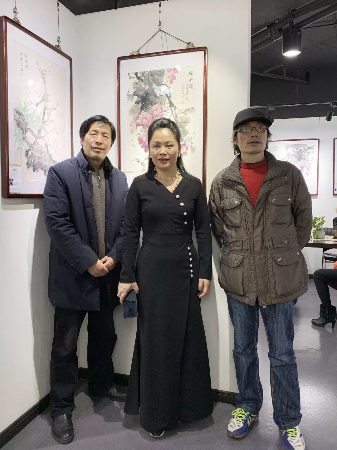 金鼎董事长徐晓燕，参展艺术家董国俊，.jpg